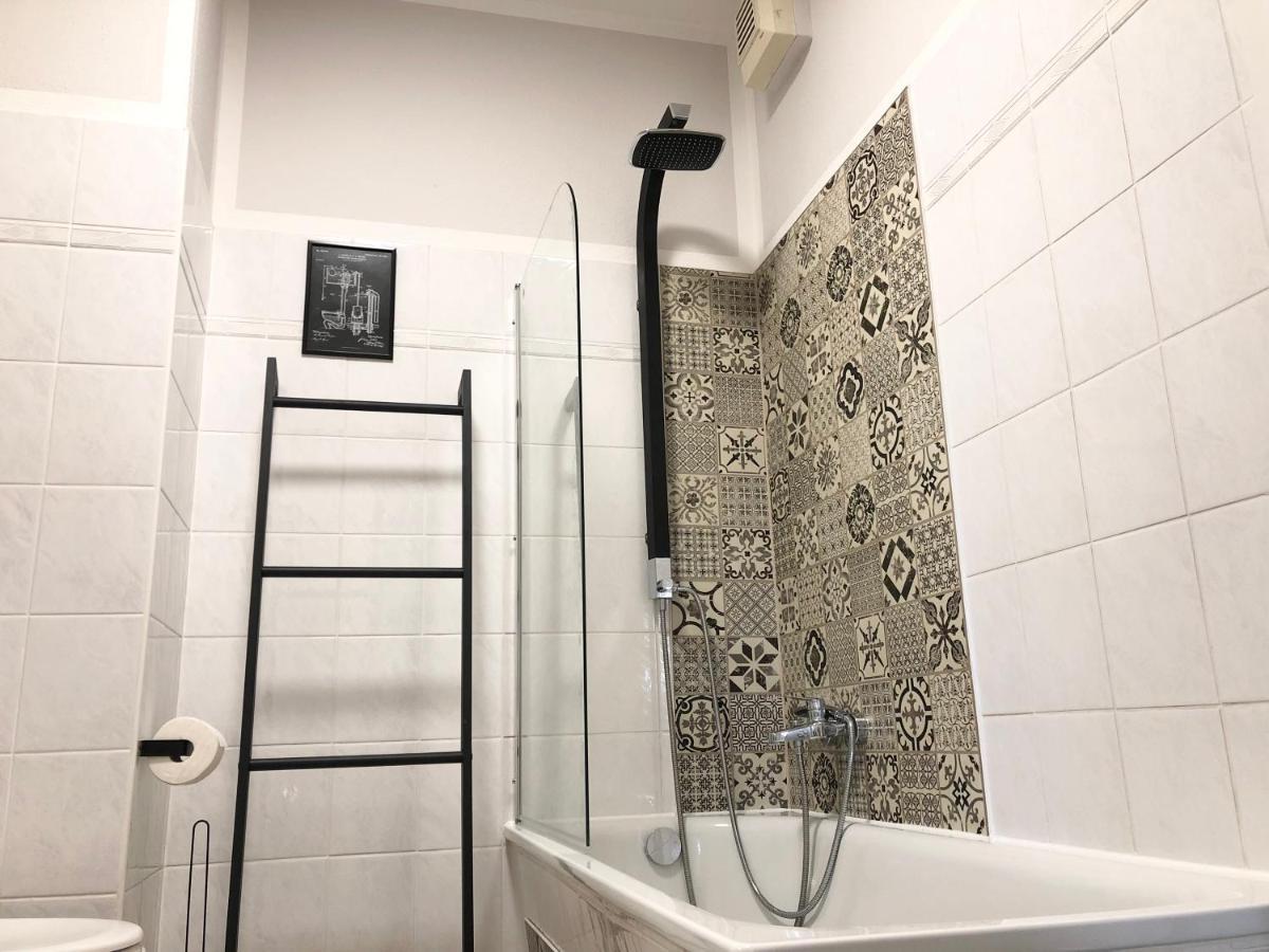 Lovely City-Apartment*Tiefgarage,Zentrum,Btu* Котбус Екстериор снимка